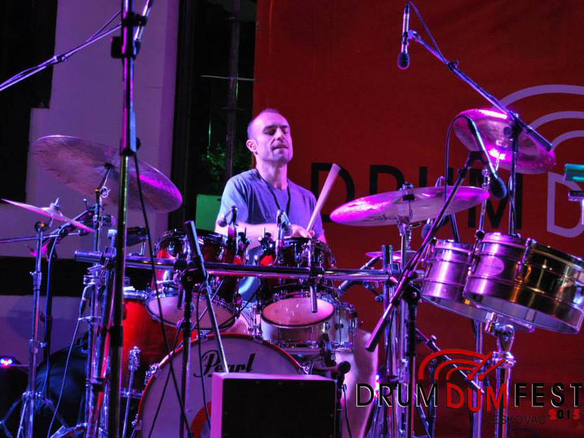 Bubnjarskom radionicom Marka Đorđevića kreće 10."Drum drum fest" u Leskovcu 7 bubnjar marko foto drumdumfest