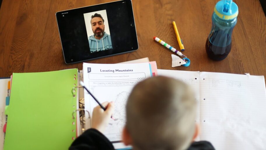 120318811 hi065158636