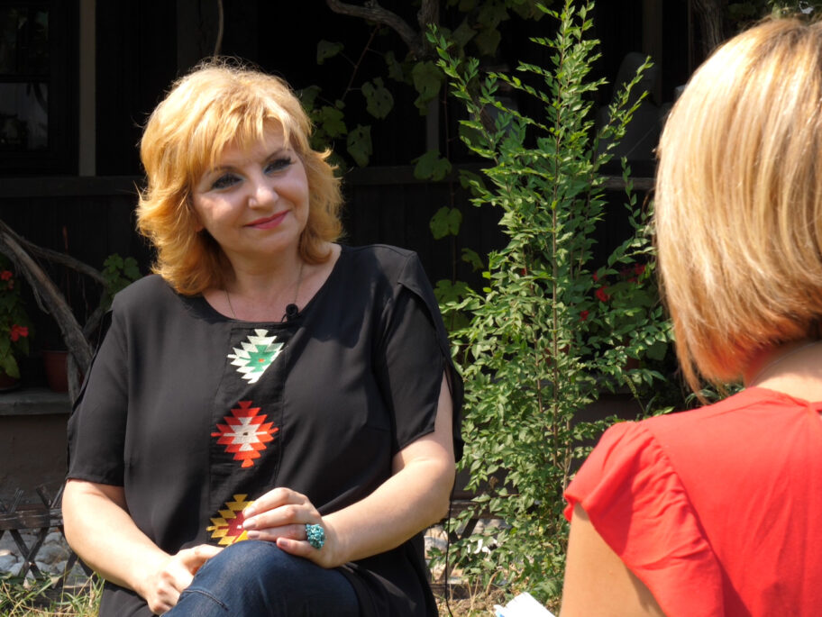 Od pirotskog ćilima do haljina i košulja - modna kreatorka svojim modelima čuva tradiciju 15 Slika 1