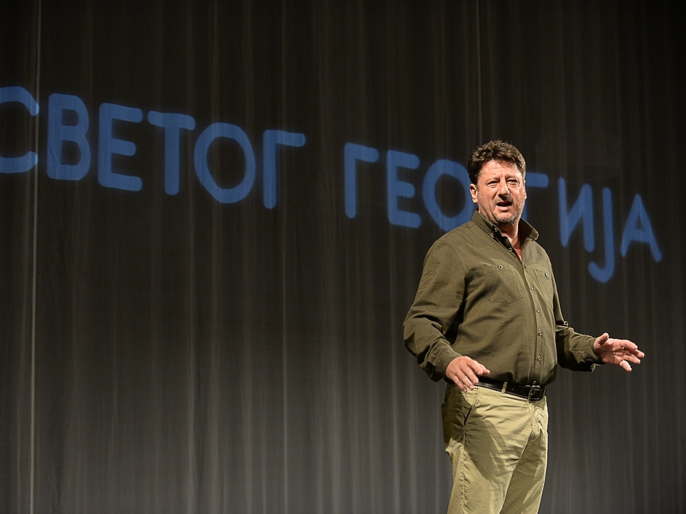 teatar na raskršću