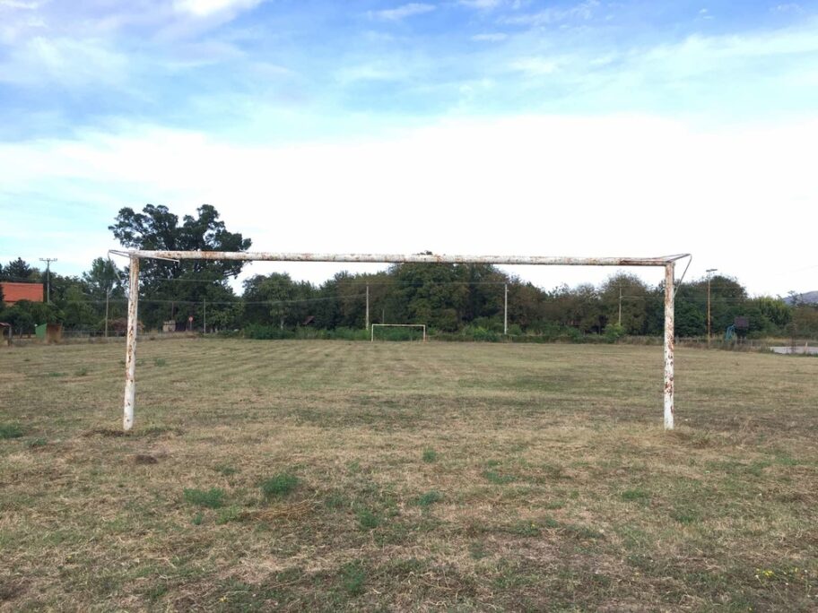 U Donjoj Trnavi oživljavaju fudbalski klub, za donatore stolica na tribini sa ličnim imenom 4 donja trnava 1