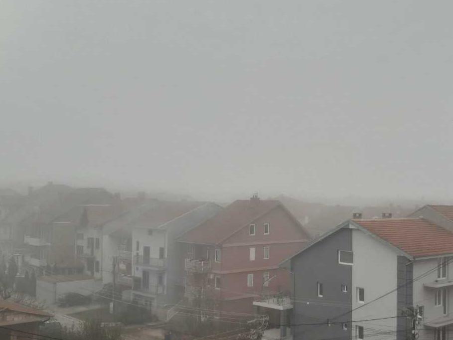 1280x0 Zagadjen vazduh Le foto JV