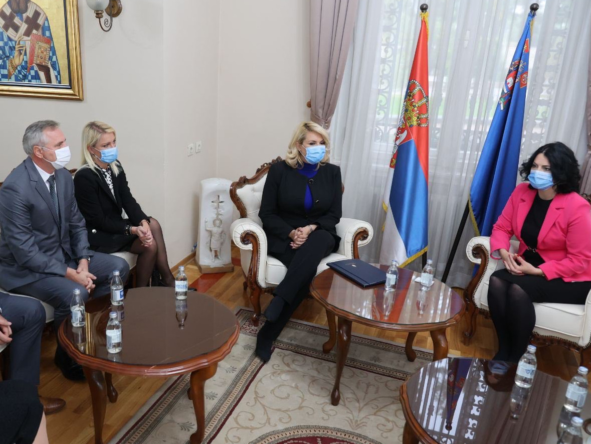 IMG-78542109b1d139354a27af88600ebe51-V