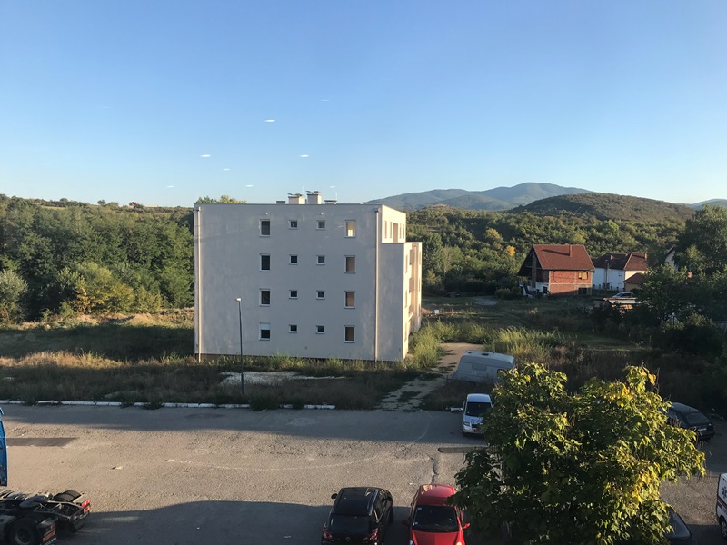 zgrada za izbegla i raseljena lica