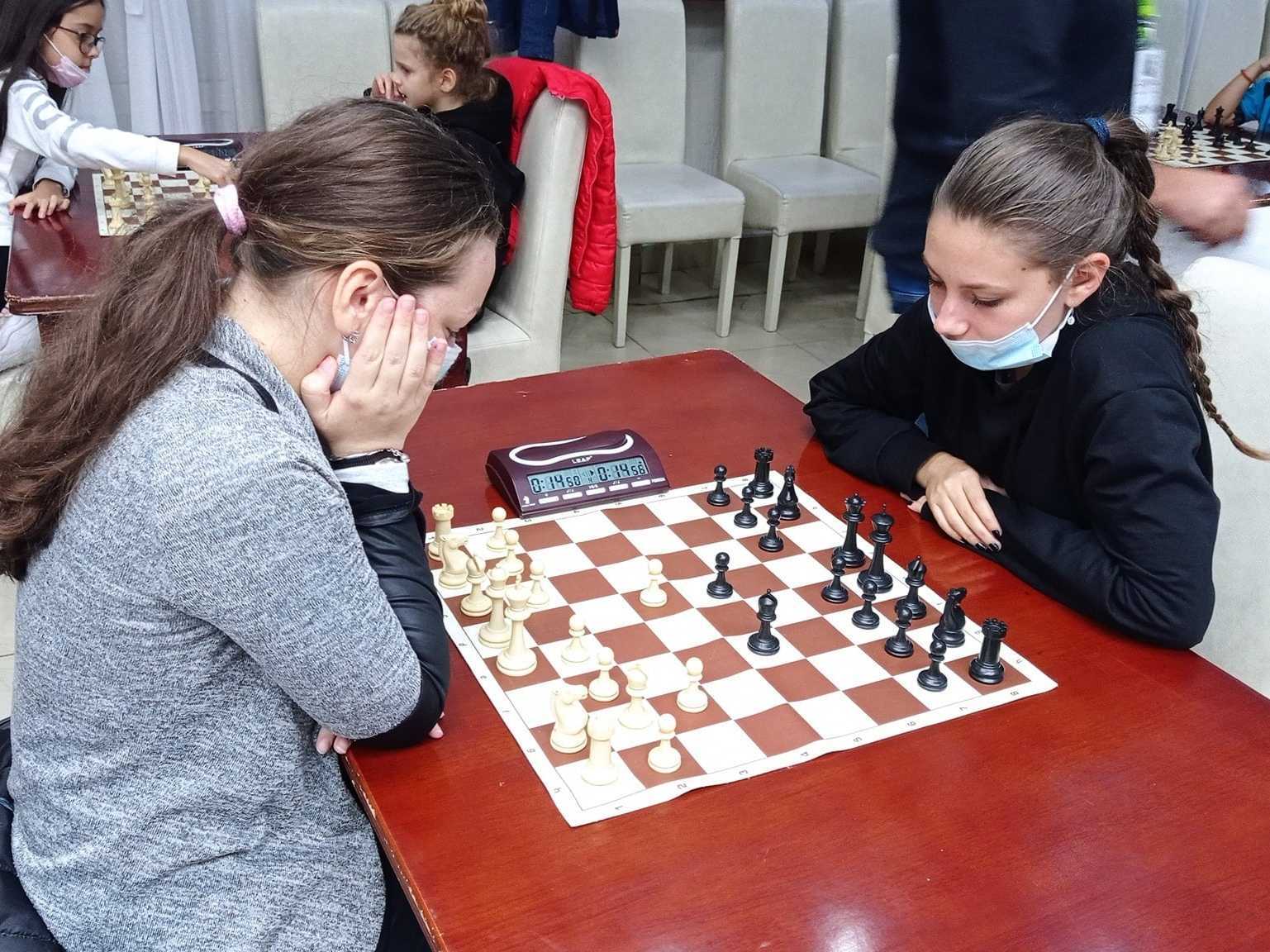 Anđela Dinić, Vlasotince