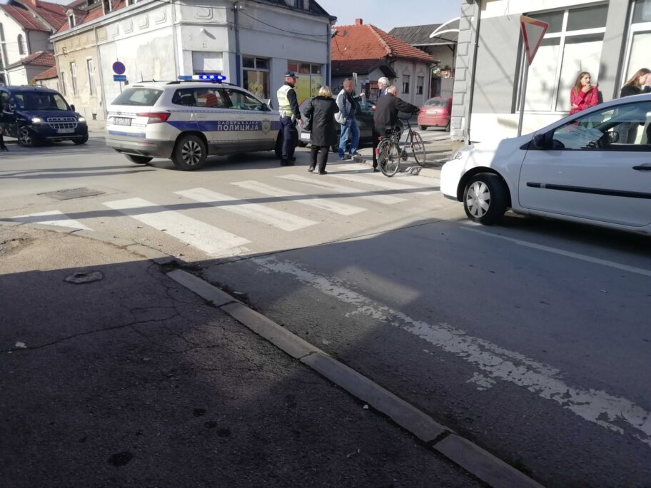 Udes dva automobila u centru Leskovca, nema povređenih 18 IMG 20211112 110112 scaled