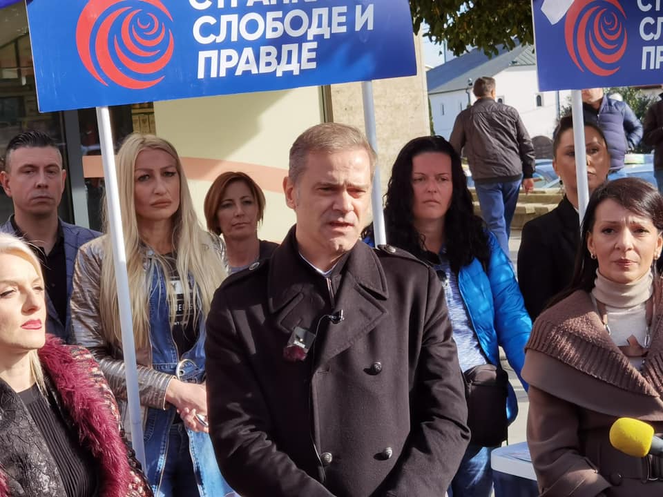 Borko Stefanović: Oni hoće da Vranjanci budu srećni sa 30.000 dinara i zadovoljni sa mizerijom 1 borko foto fbssp