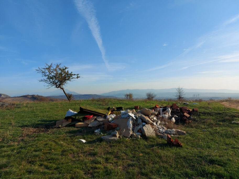 Deponija na Kremencu pogled ka Humskoj cuki