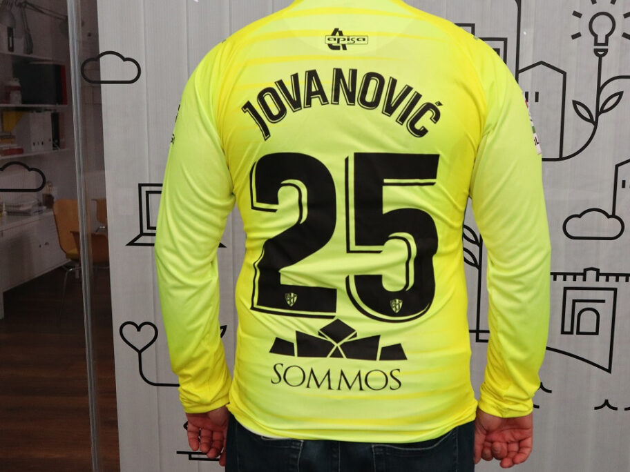 Dres golmana Aleksandra Jovanovića na licitaciji Lokalne fondacije Niš 5 Dres Aleksandra Jovanovica za licitaciju LFN