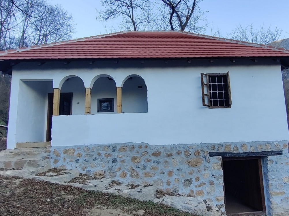 rekonstruisana kuca sada I C