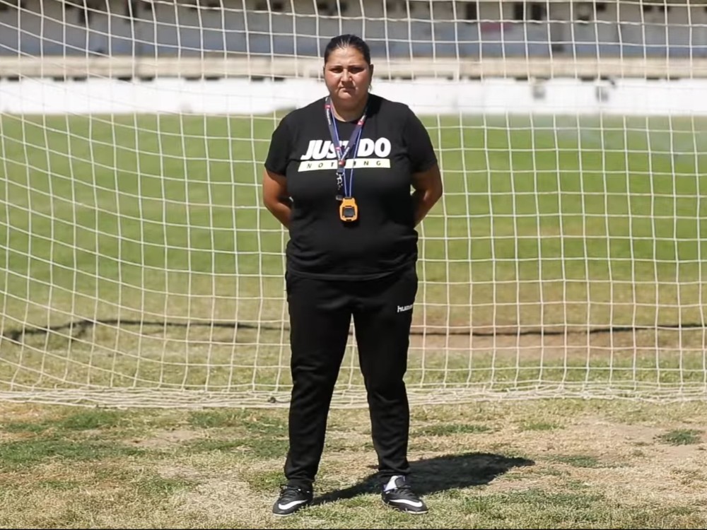 Jedina Romkinja sa UEFA trenerskom licencom pomaže deci u Aleksincu i na terenu i u školi 1 natasa heroina iz kraja BeFem