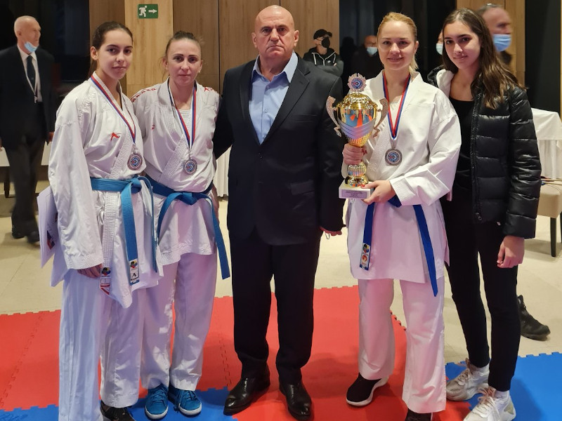 Karatistkinjama "Niša" srebro na Premijer ligi Srbiji 9 karatistkinje