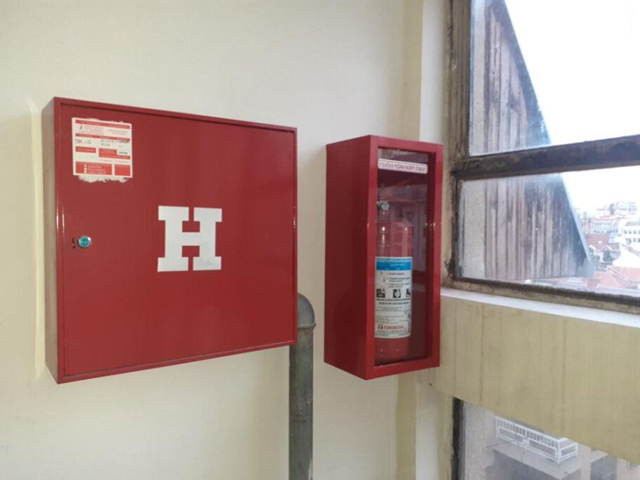 Krao protivpožarnu opremu iz zgrada u Nišu, pa je prodavao 13 1280x0 protivpozarnazastita2 foto jv tr