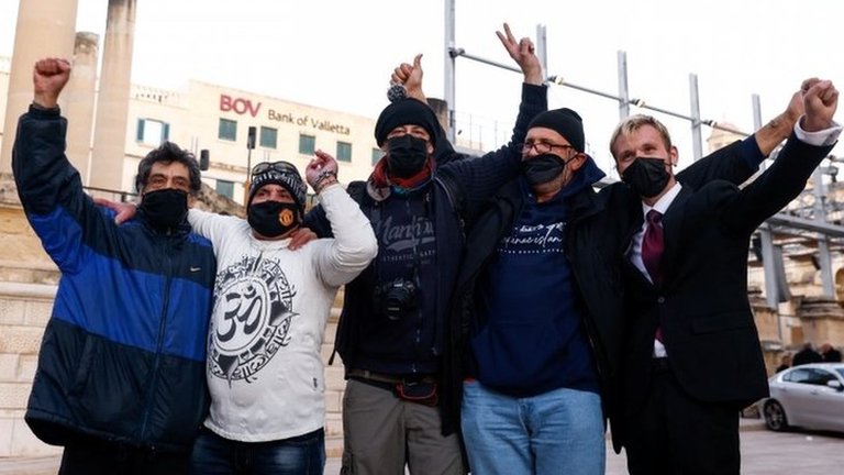 122222900 mediaitem122223313