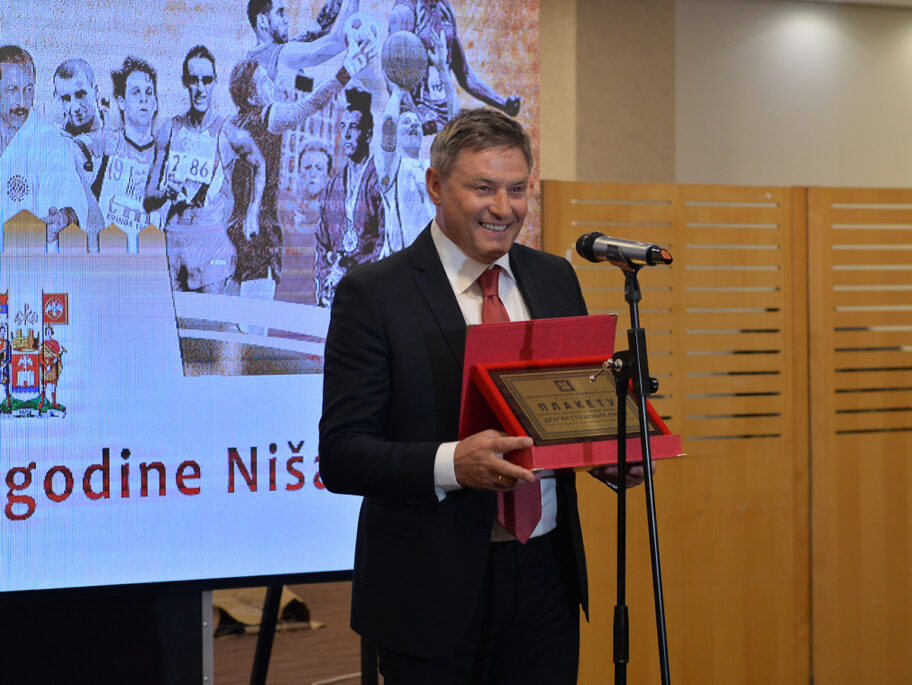 Piksiju po 4. put nagrada FSS-a za najboljeg trenera 6 dragan stojkovic piksi