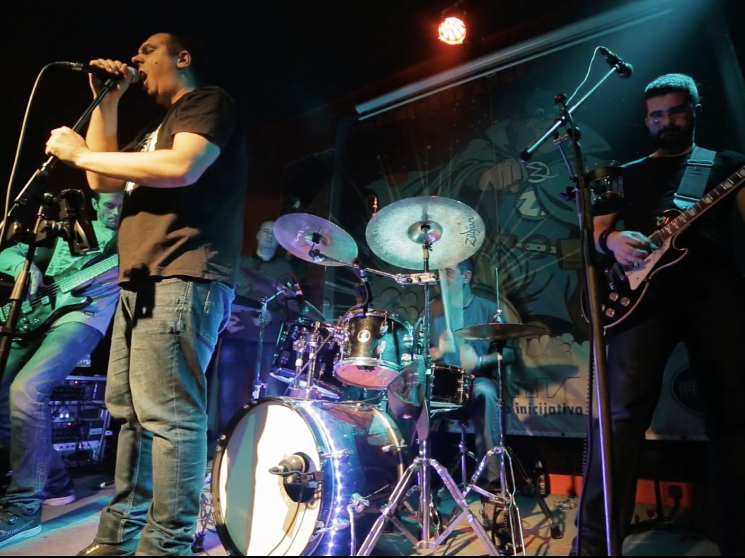 "Vesko i kuriri" na Trgu u Pirotu za Novu godinu 1 vesko i kuriri