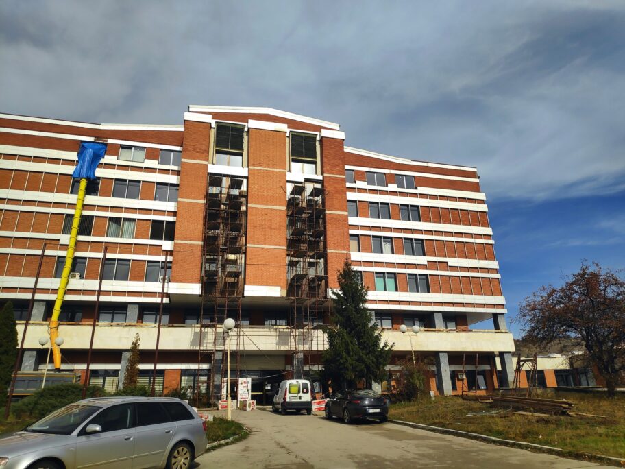 Završena prva faza rekonstrukcije bolnice u Pirotu, izvođač do kraja januara mora da sredi nedostatke 20 bol po foto lj f scaled