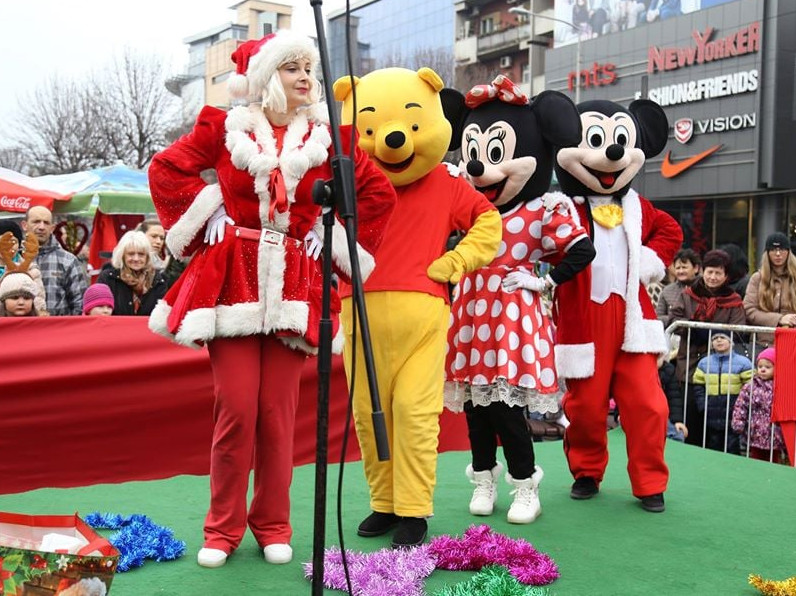 Karneval crtanih junaka u Nišu prvog dana u novoj godini 8 79535731 572005690280684 9222785533300703232 n