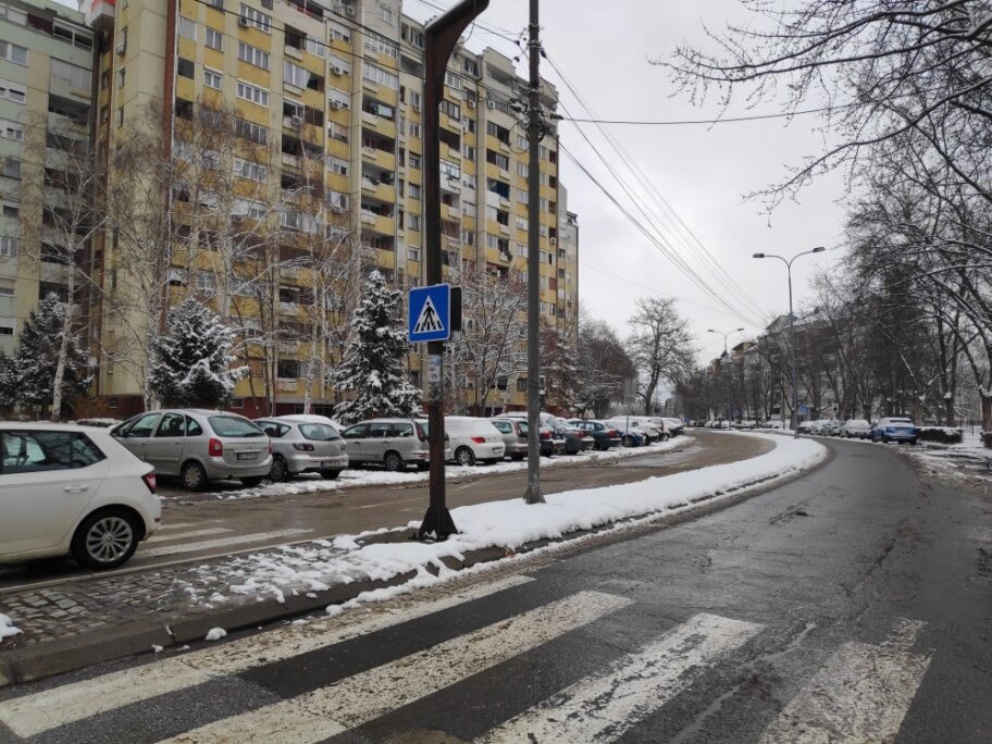 Putevi u Nišu prohodni, u okolnim selima ekipe još otklanjaju smetove 17 sneg nis