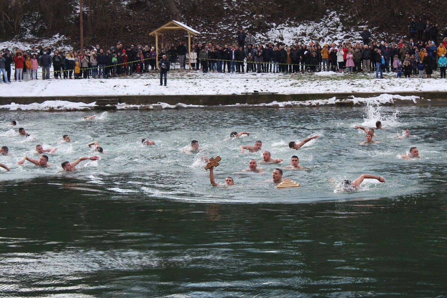 Plivanje za Časni krst Vl