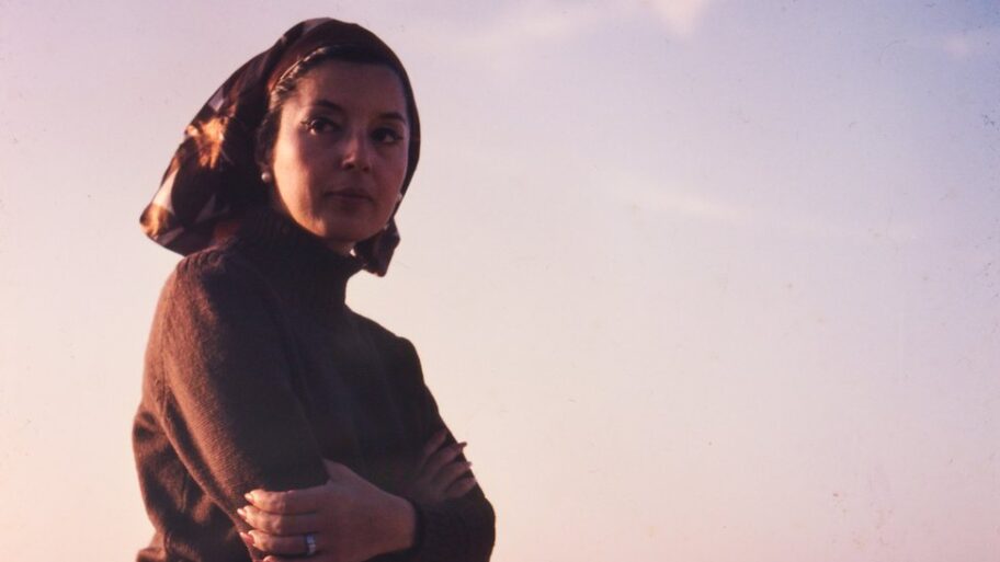 122920512 kanaportret6 fotografijaizkaninelinearhive