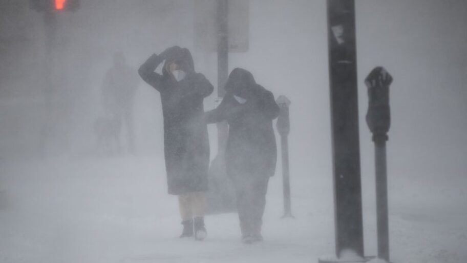 Amerika i vremenske nepogode: Istočnu obalu zahvatila snežna oluja, hiljade bez struje, stručnjaci upozoravaju na bombogenezu 18 123049388 gettyimages 1238057431