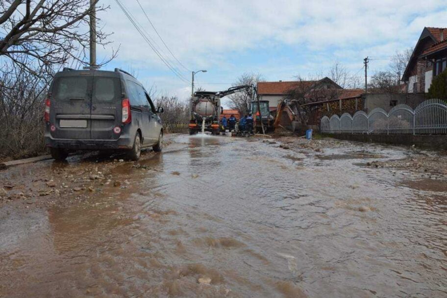 Zbog velike havarije u Ulici Marina Držića taj deo Niša bez vode 11 naisus jkp
