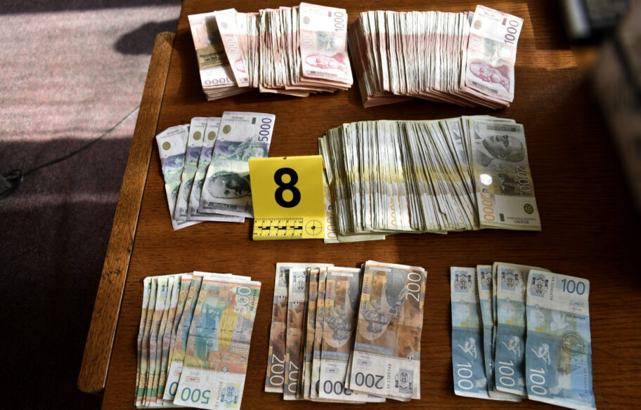 Uhapšeni policijac i četiri osobe iz Niša zbog pranja novca 3 3 1