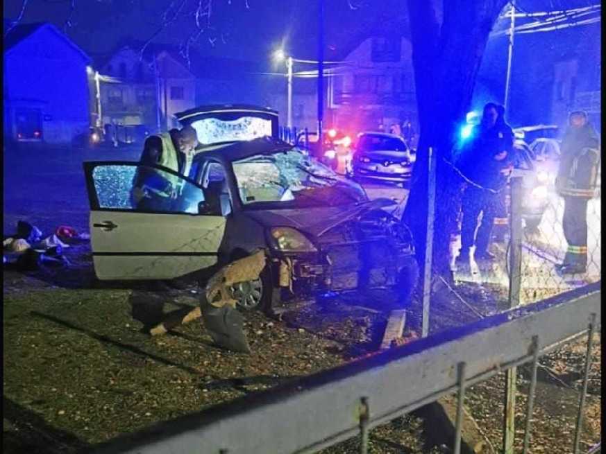 Mladić u Vlasotincu teže povređen nakon što je autom udario u drvo 1 naslovna VLASOTINCE