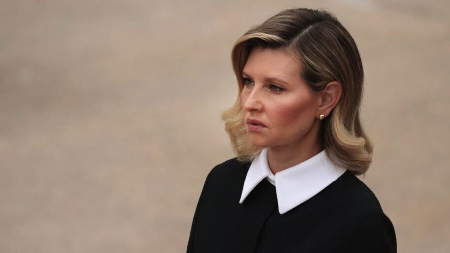 123590012 b7522573 419d 40fa aebc d9b2a09a29ab