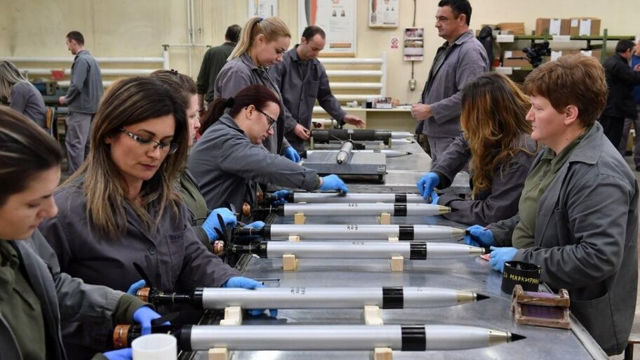 Srbija, EU i oružje: „Dodatak na spisak minusa" - šta rezolucija Evropskog parlamenta donosi Srbiji 12 123646283 oruzje