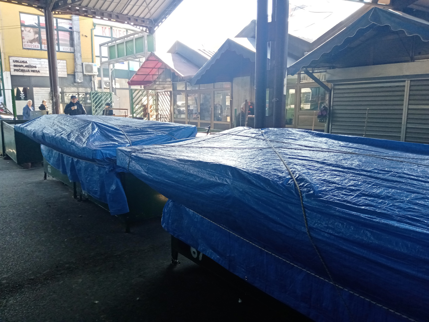 zatvorene tezge naslovna