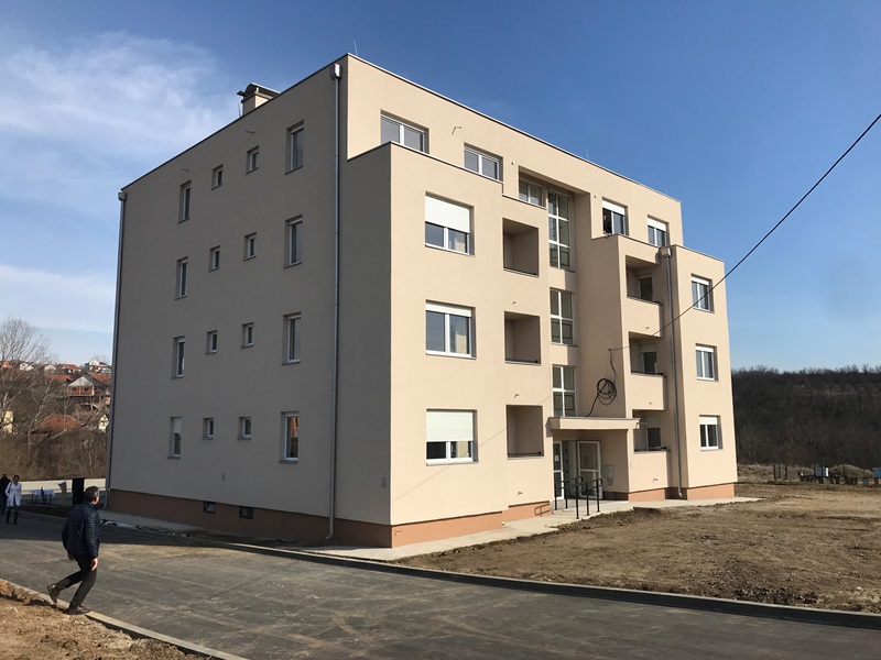 zgrada za izbegla i raseljena lica