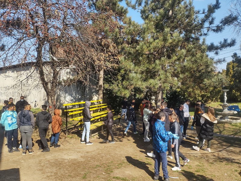 Osnovci iz Pukovca čistili dvorište i obalu Puste reke 1 IMG 20220321 100837309 HDR