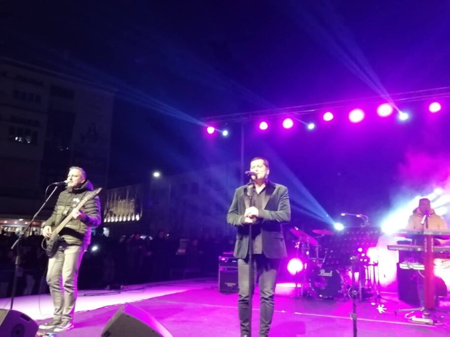 Nezavršeni Trg u Leskovcu svečano otvoren koncertom 9 trgg