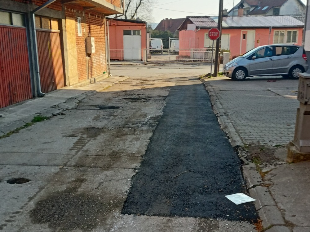Foto-vest: Ulica Petra Balje u Nišu u rupama, stanovnici kažu sanirana je komedijski 1 IMG20220322152308 1 1