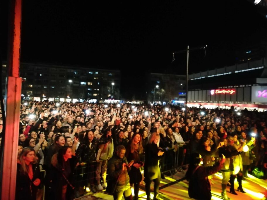 SSP: Koncertom na nezavršenom Trgu Cvetanović ugrozio živote građana 19 IMG 20220322 203306 scaled