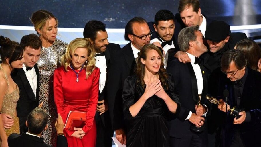 123911487 gettyimages 1239560294