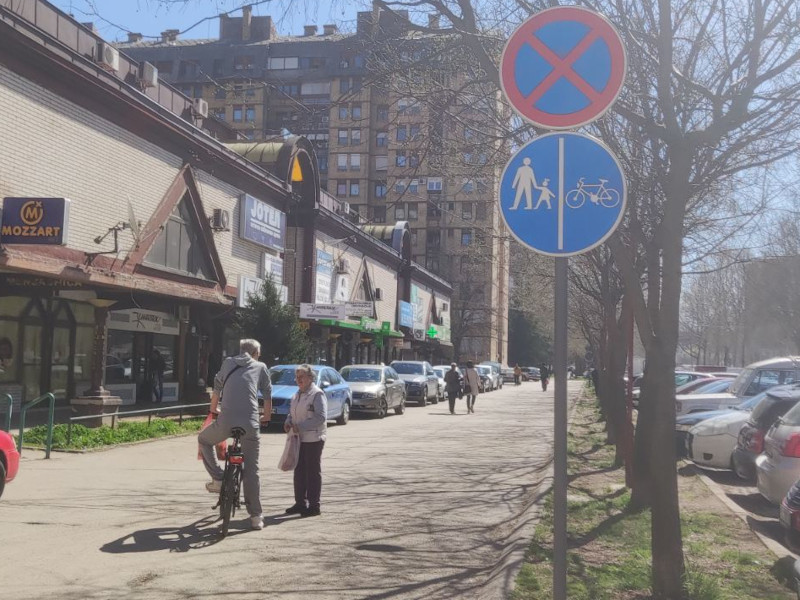 Automobile kod Zone 1 "pauk" odneo sa nove zabranjene zone, iz "Parking servisa" zvali i policiju 14 naslovna parking zona