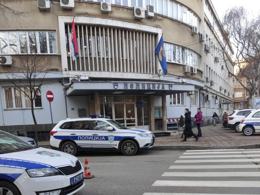 Nakon saslušanja zbog objavljene karikature, još jedno zbog komentara na nju 6 policija scaled