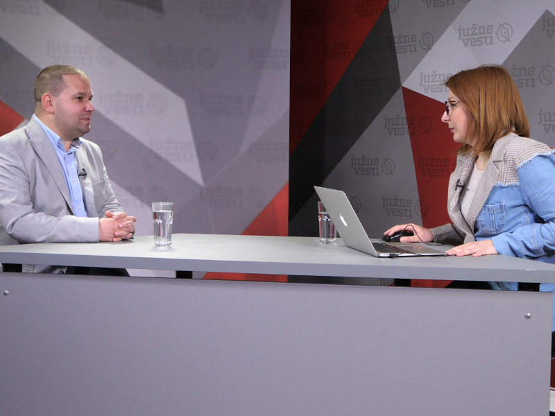 Kontrolor Aleksić: Posmatrači demotivisani, stigao zahtev za glasanje i kod pokojnika 10 Synced Sequence 00 00 49 16 Still002