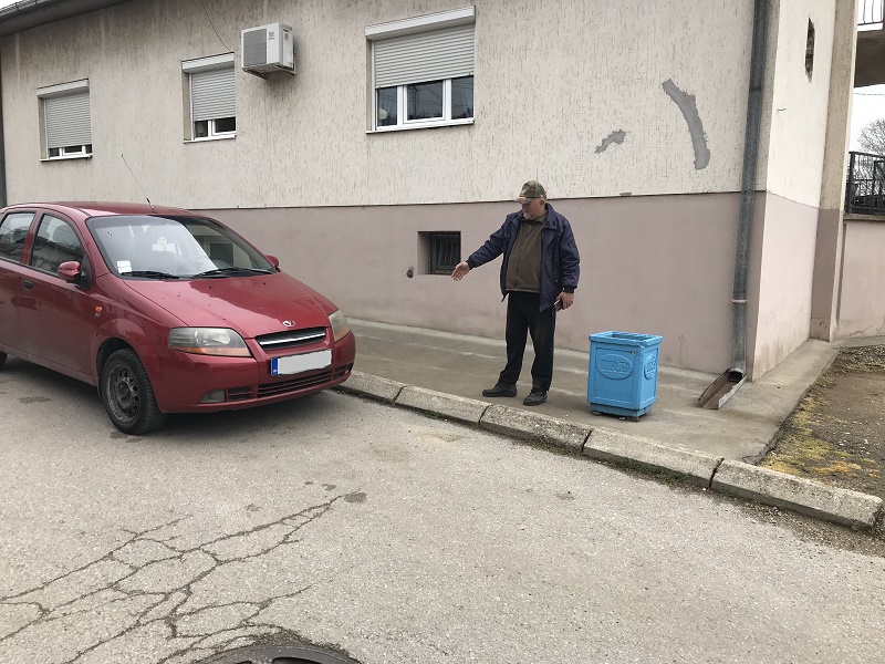 ulica gde je bio parkiran auto