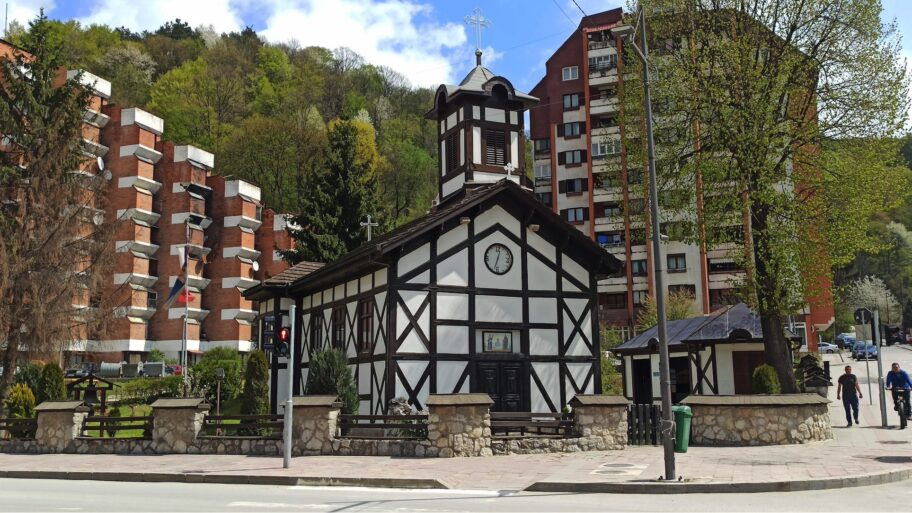 124244208 1b3a73d4 751c 4453 9400 0b3d324d61ec