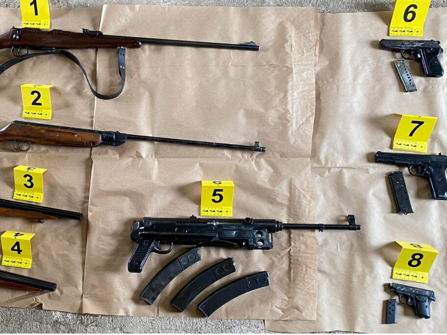 U kući u okolini Niša pronađen arsenal oružja 9 01