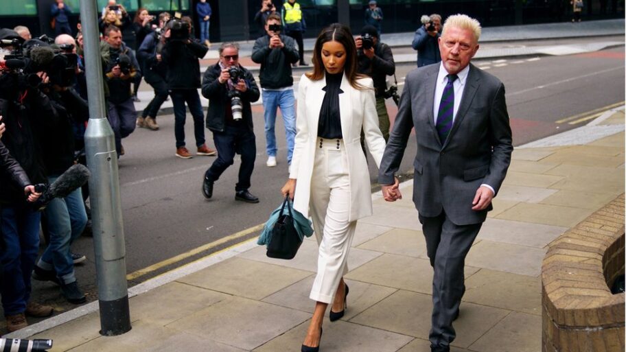 124361487 hi075636689