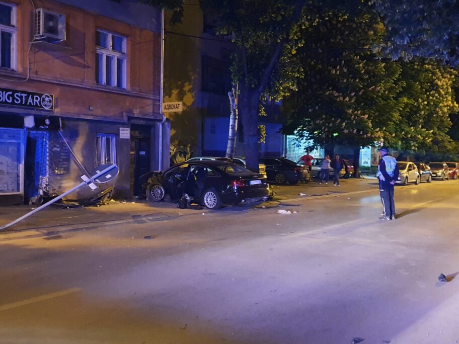 Težak udes u Dušanovoj ulici u Nišu, povređeno 5 osoba 17 udes dusanova2 4x3 foto citalac