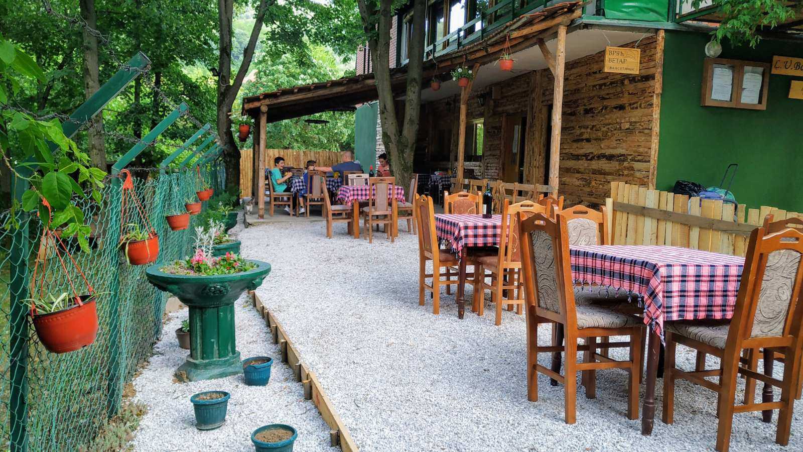 kafana vruć vetar 2 - foto - j. d.