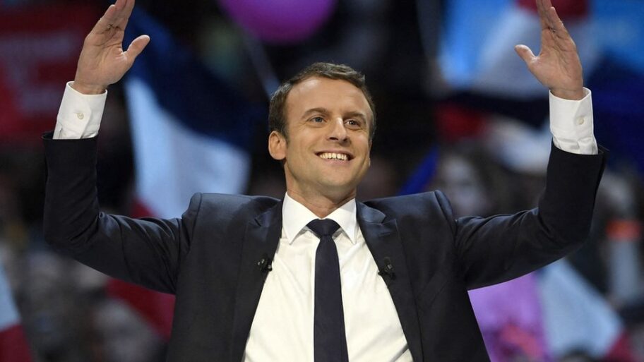 124617658 macron
