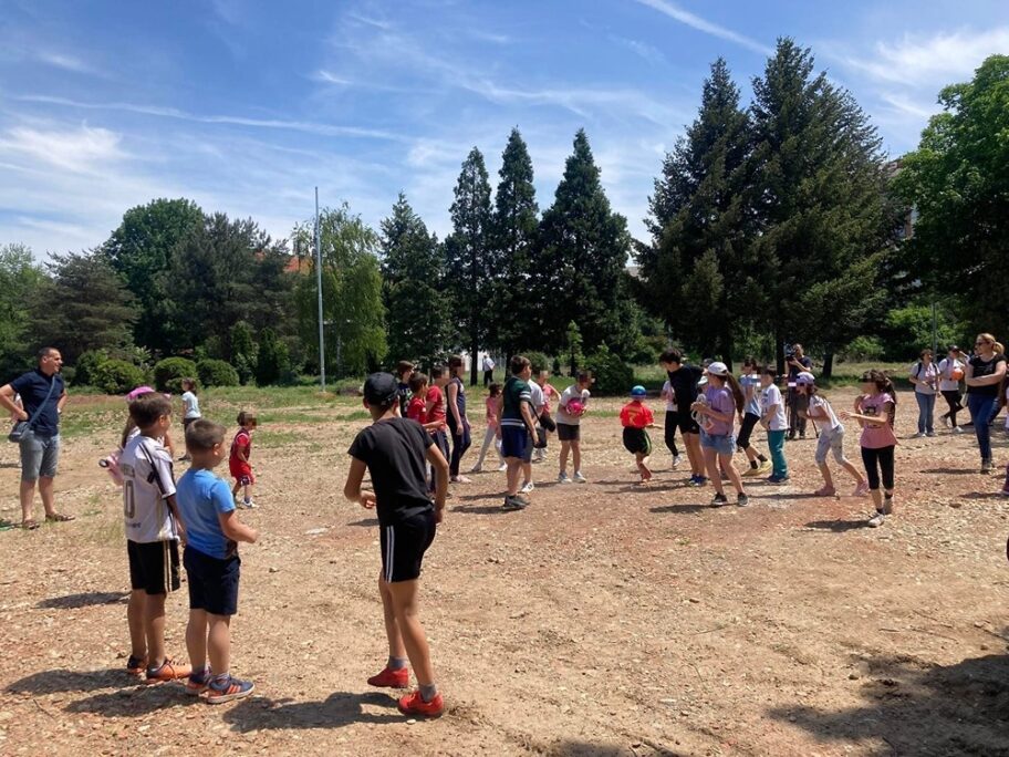 Roditelji i đaci ponovo protestovali protiv izgradnje parkinga kod škole “Sveti Sava” u Nišu 11 image 15 1