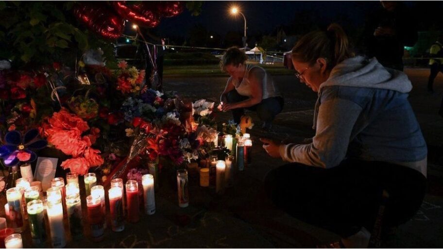 124772317 ff986fe2 c80f 42de 9910 ea1700696e09